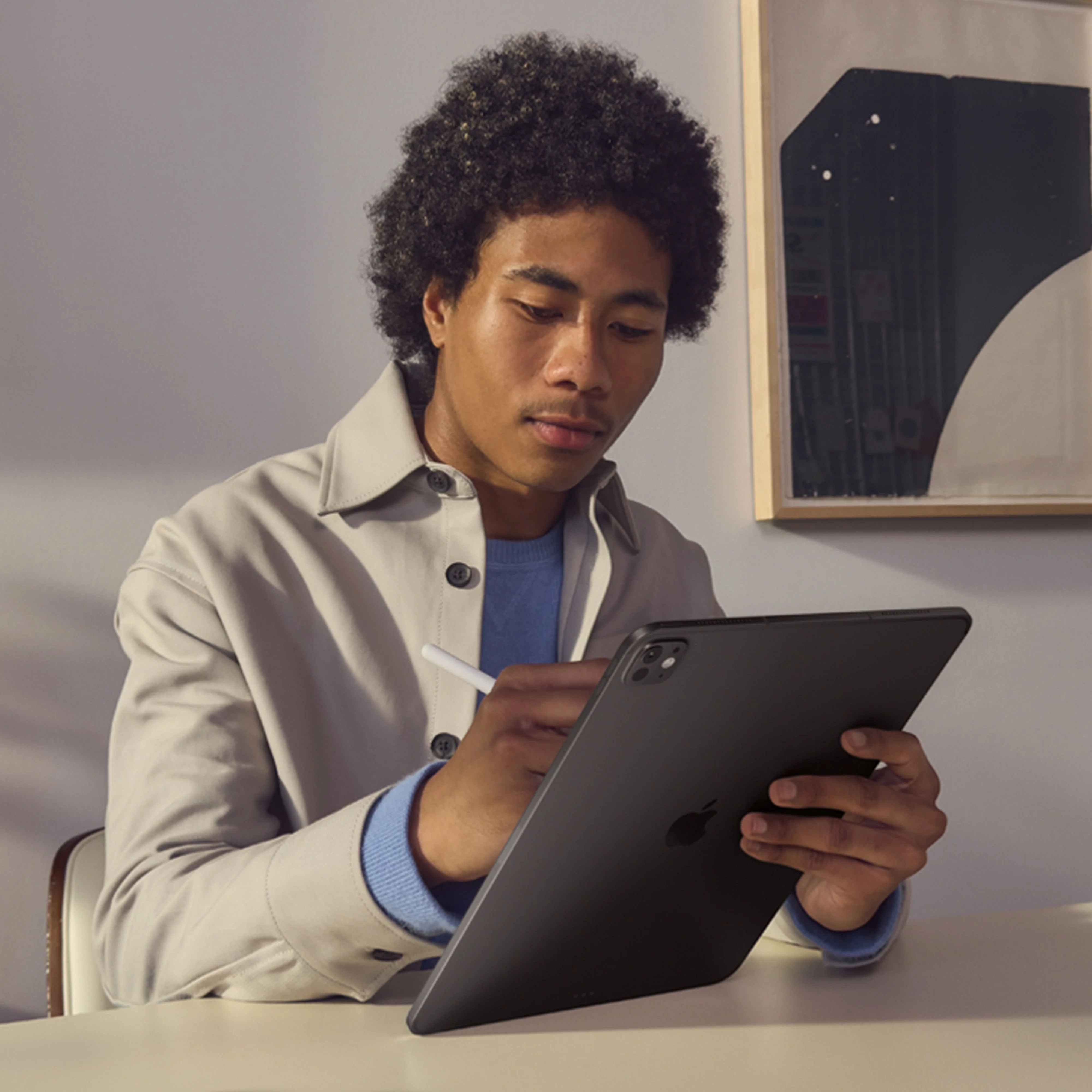 13-inch iPad Pro Wi-Fi 256GB Standard Glass - Silver (M5) - Image 5